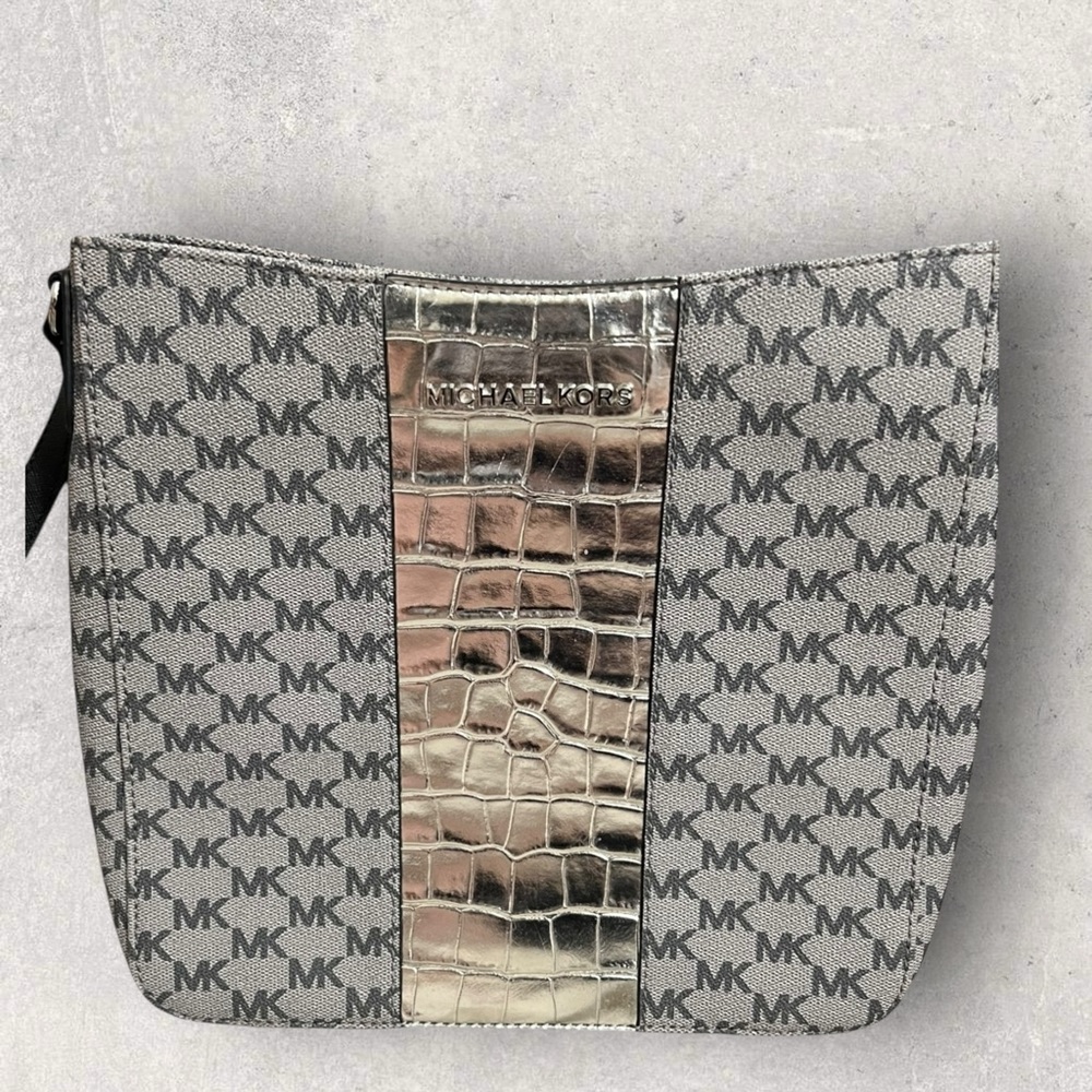 Michael Kors Silver Center Stripe Jet Set Messenger Crossbody